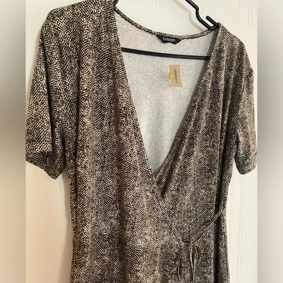 George wrap dress - Picture 2 of 3